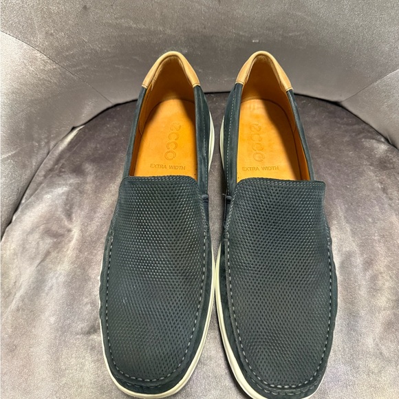 Ecco Men\'s Navy Textured Slip-On Loafers